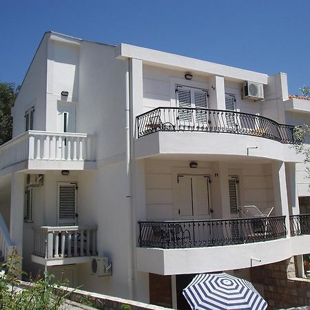 Apartments Medin Danilo Petrovac Екстер'єр фото