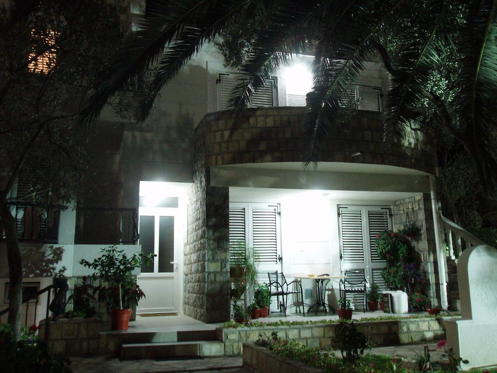 Apartments Medin Danilo Petrovac Екстер'єр фото