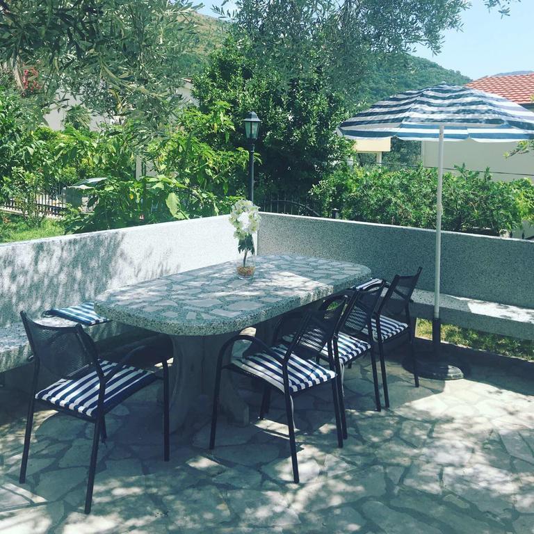 Apartments Medin Danilo Petrovac Екстер'єр фото